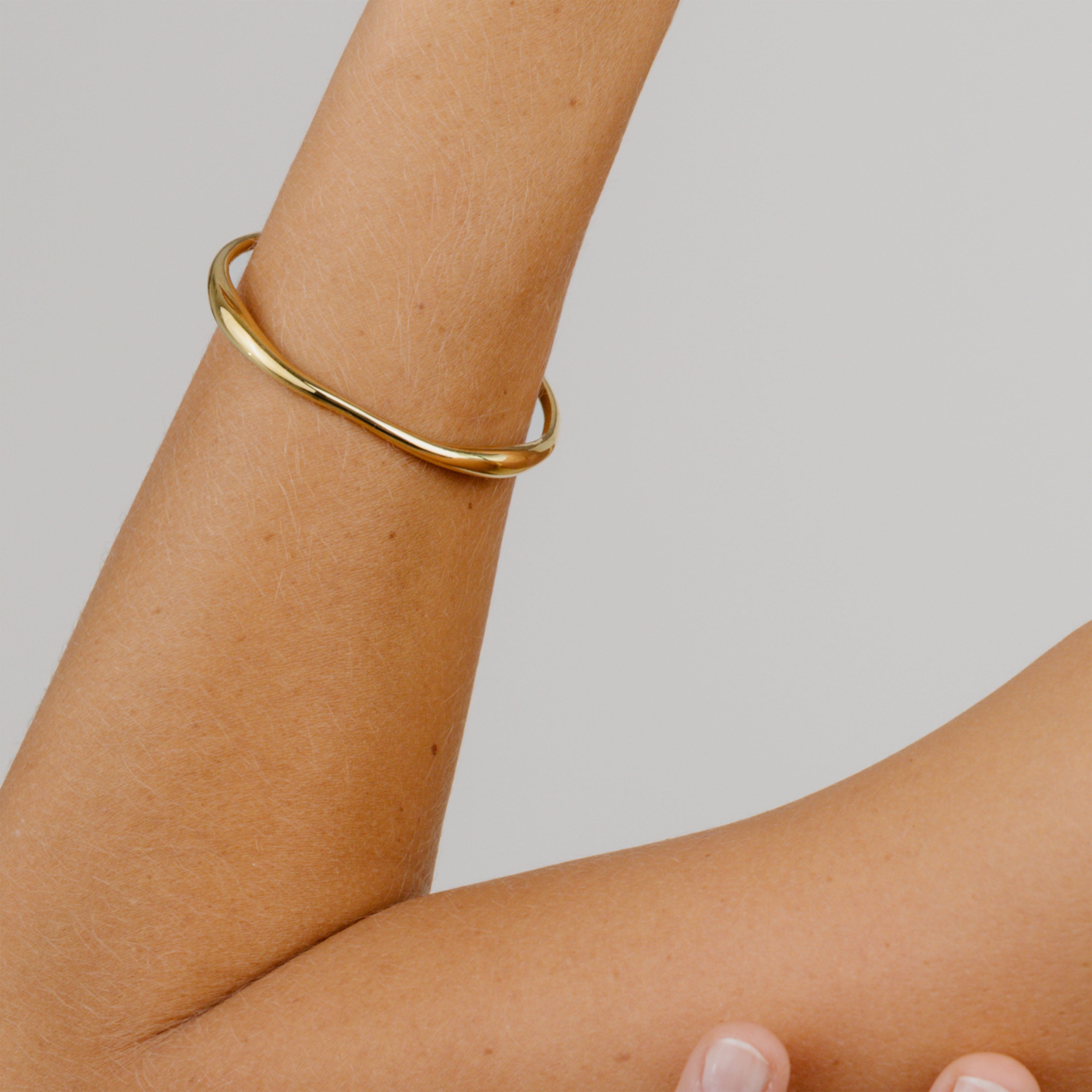 VALÉN Curves Bangle Gold