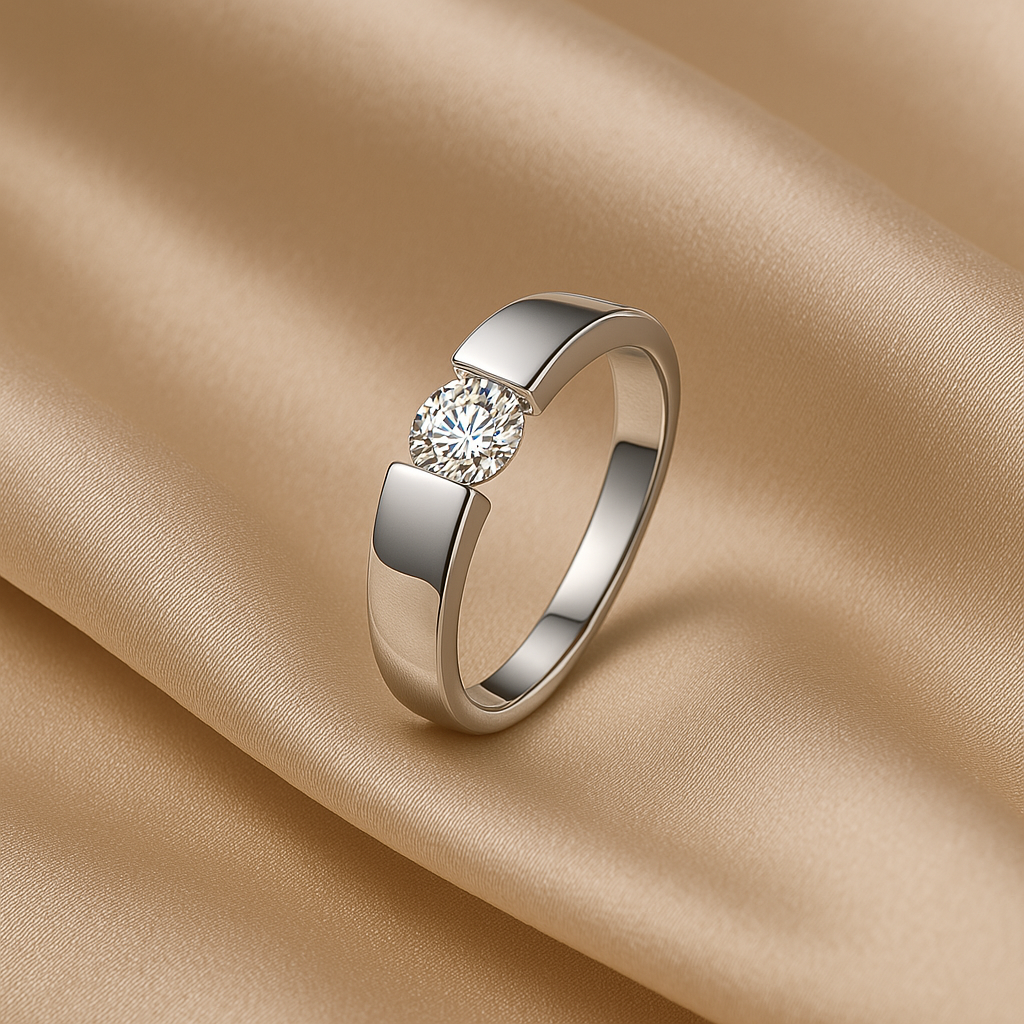 Célene Ring – Anel moderno com pedra central suspensa e acabamento ouro branco