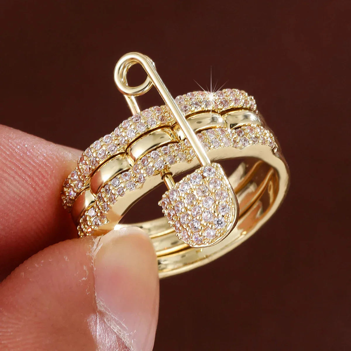 Valén – Modern Luxury in a Detachable Three-Layer Design