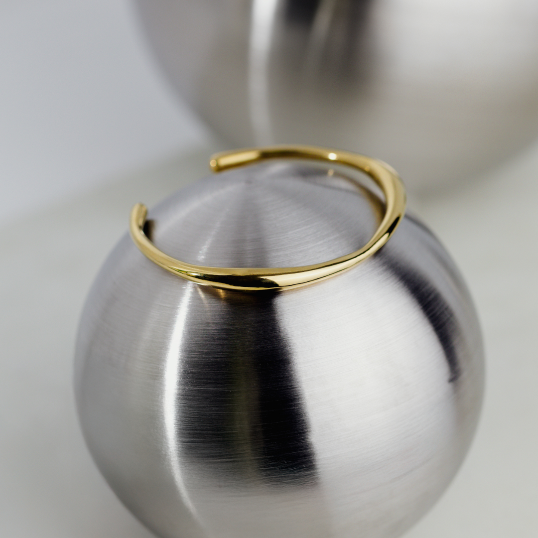 VALÉN  Curves Bangle Gold