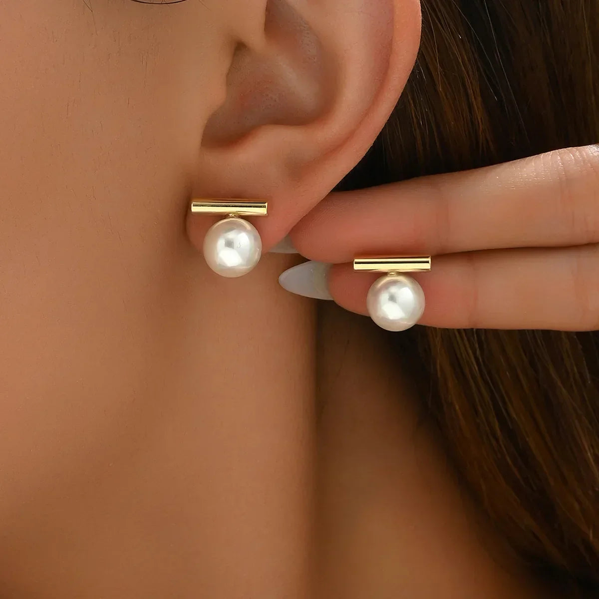 Valén Simple Imitation Pearl Stud Earrings