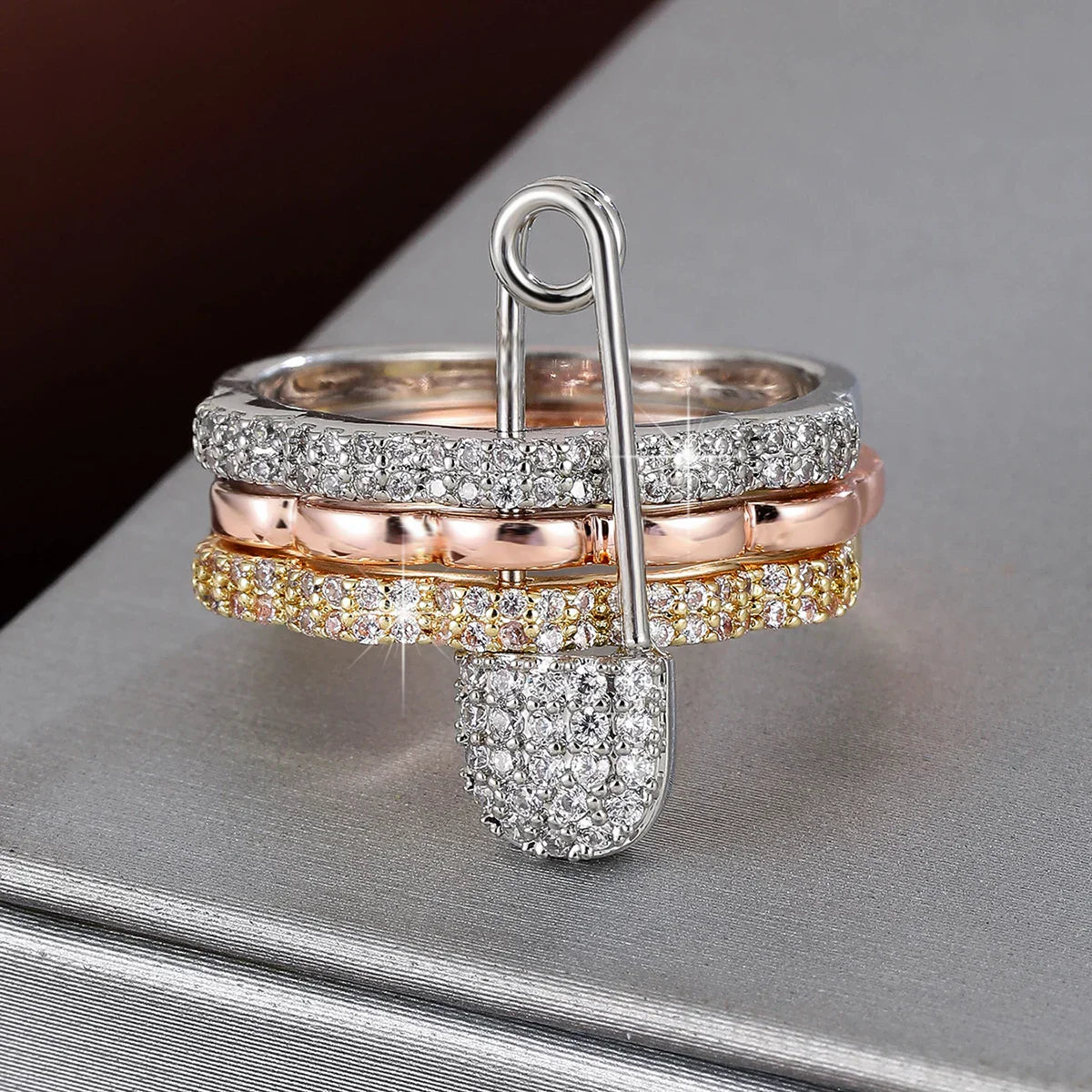 Valén – Modern Luxury in a Detachable Three-Layer Design